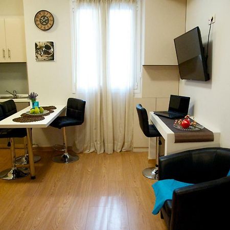 Stylish And Elegant Apts Apartment Athens Exterior photo